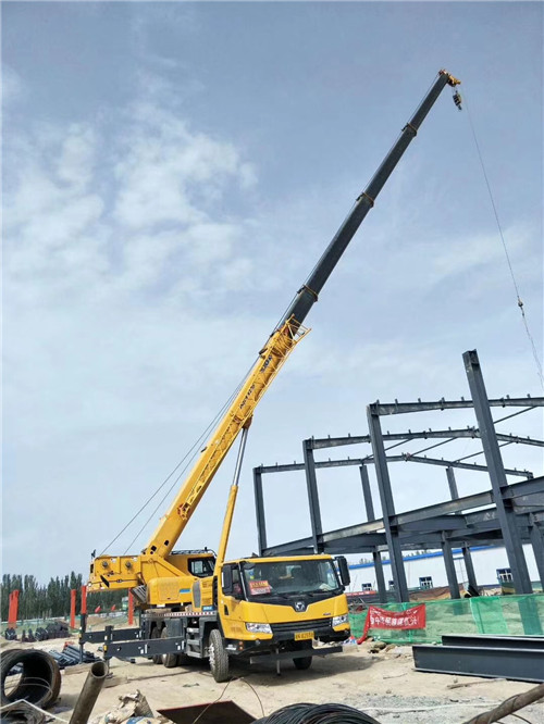 禹城市超高层建筑钢结构吊装案例
